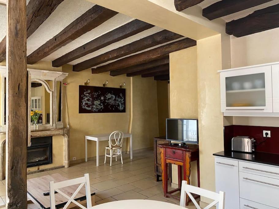 Charmant Appartement - Centre Cite Plantagenet!!! เลอม็องส์ ภายนอก รูปภาพ