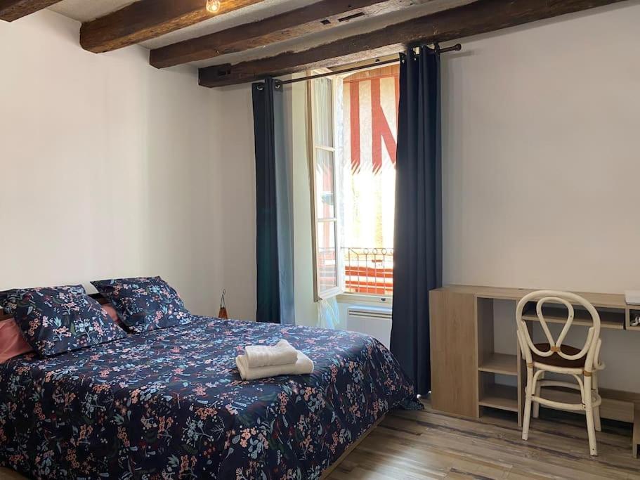 Charmant Appartement - Centre Cite Plantagenet!!! เลอม็องส์ ภายนอก รูปภาพ