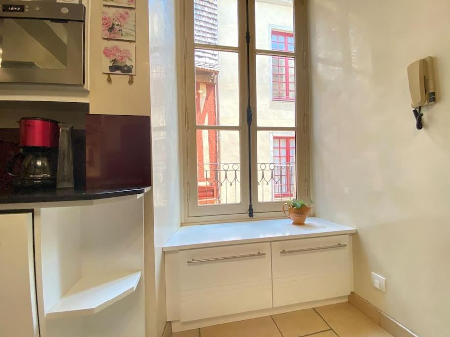 Charmant Appartement - Centre Cite Plantagenet!!! เลอม็องส์ ภายนอก รูปภาพ